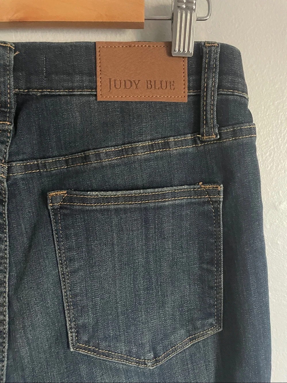 Judy Blue Pull On Wide Leg Stretch Waist Medium Wash Jeans 
Size 29/ 9 - Picture 10 of 12